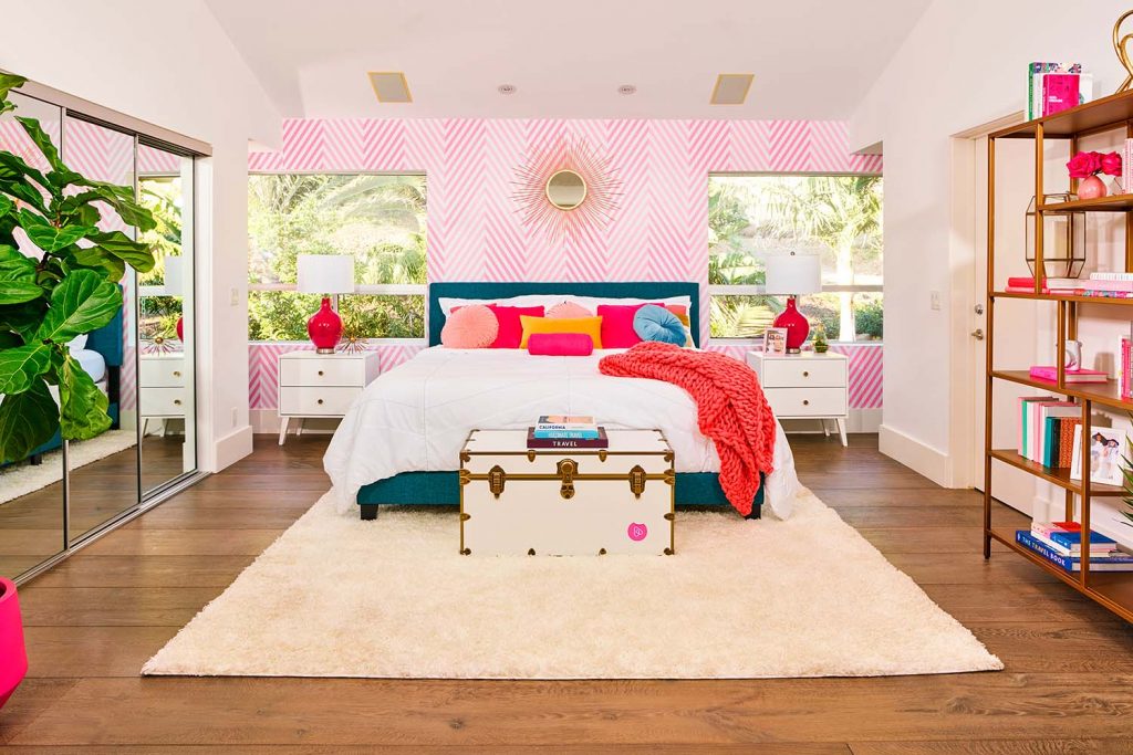 Salón rosa de la Barbie Dreamhouse en Airbnb