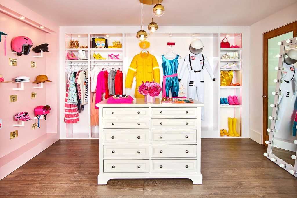 Estancia rosa de la Barbie Dreamhouse en Airbnb